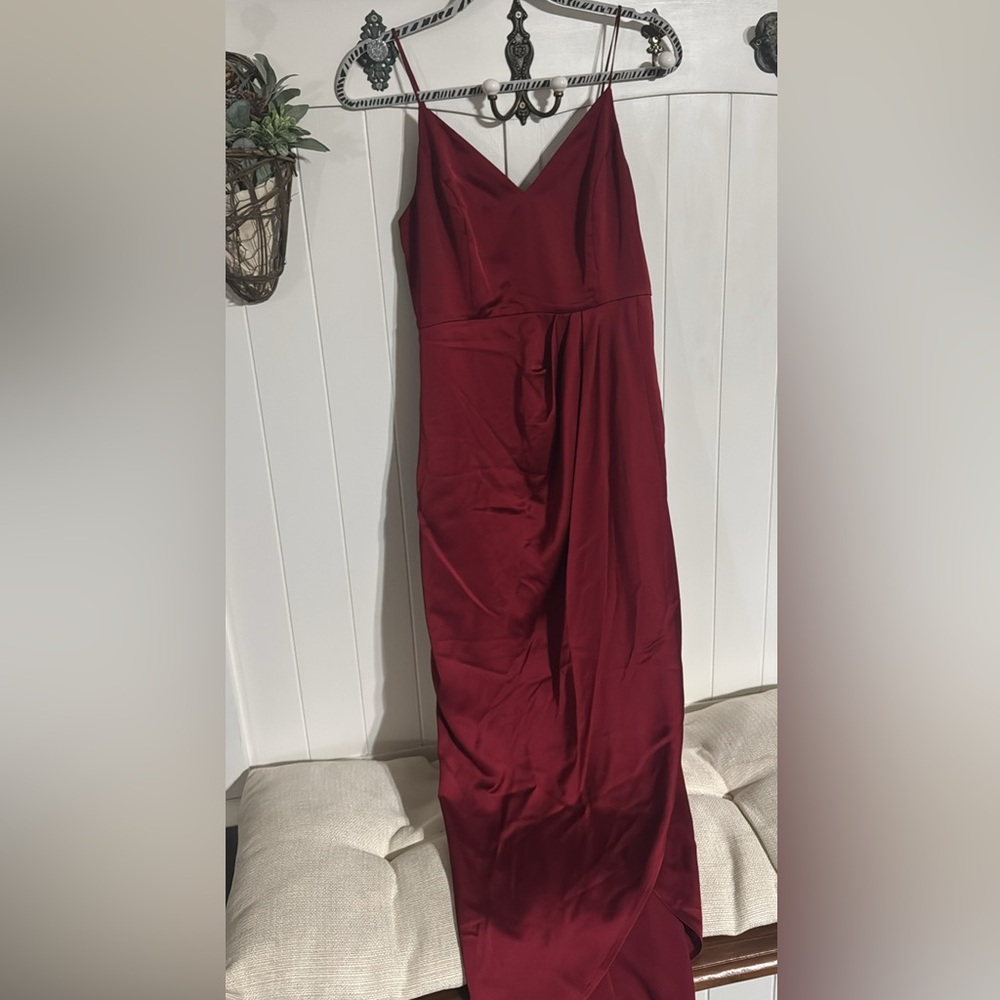 Elegant Burgundy Sleeveless Dress